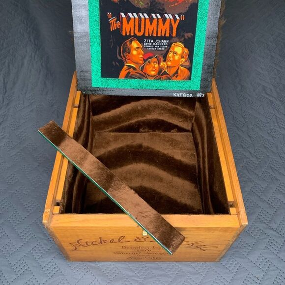 One of a kind “The Mummy” Cigar Box - Picture 11 of 15